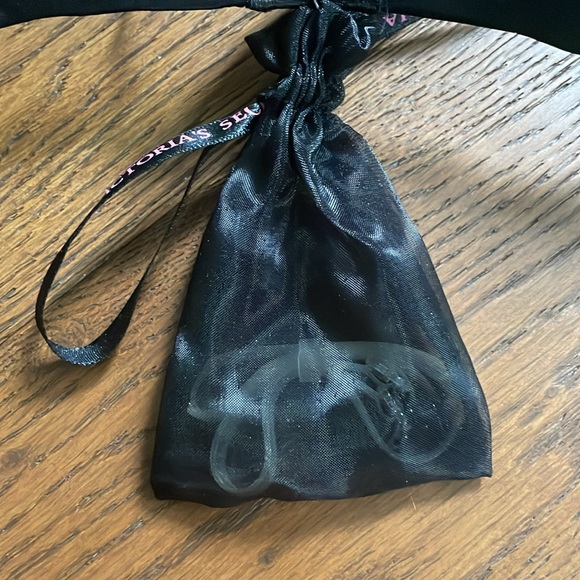 Victoria’s Secret bra - Picture 3 of 4